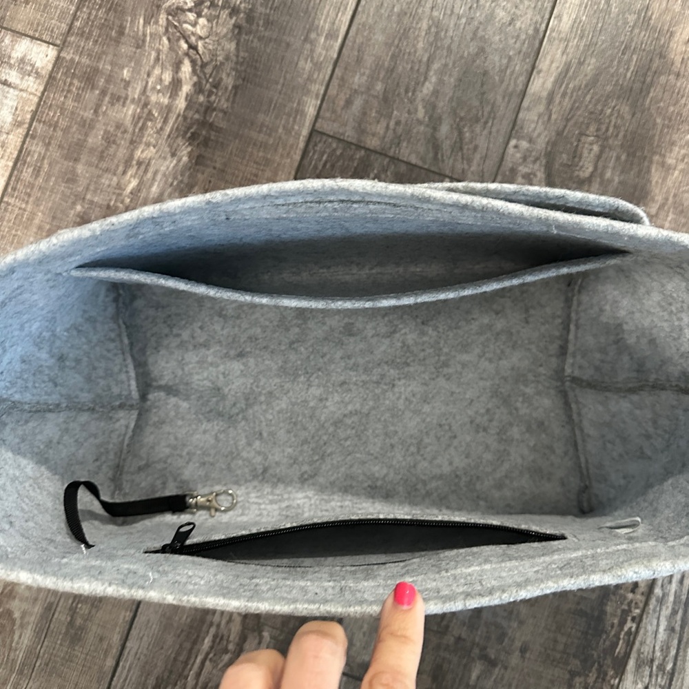 Gray Felt Bag Organizer - Picture 4 of 6